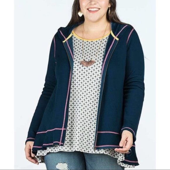 Matilda Jane | Gray & Maze Geometric Starstruck Tee | Size Small - Picture 3 of 11